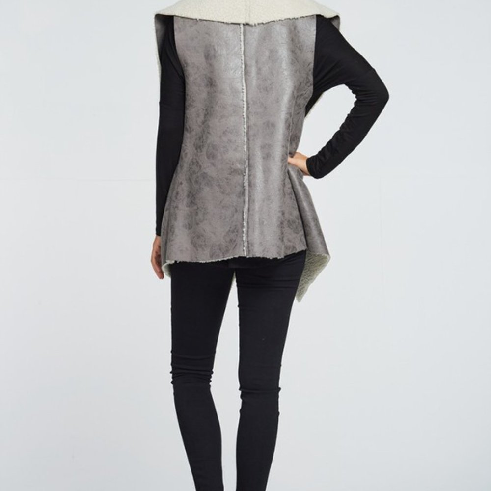 Vest - Picture 4 of 4